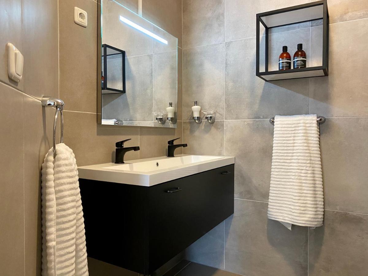 חרונינגן Het Hoekje - 2 Bedroom Family Friendly City Home מראה חיצוני תמונה